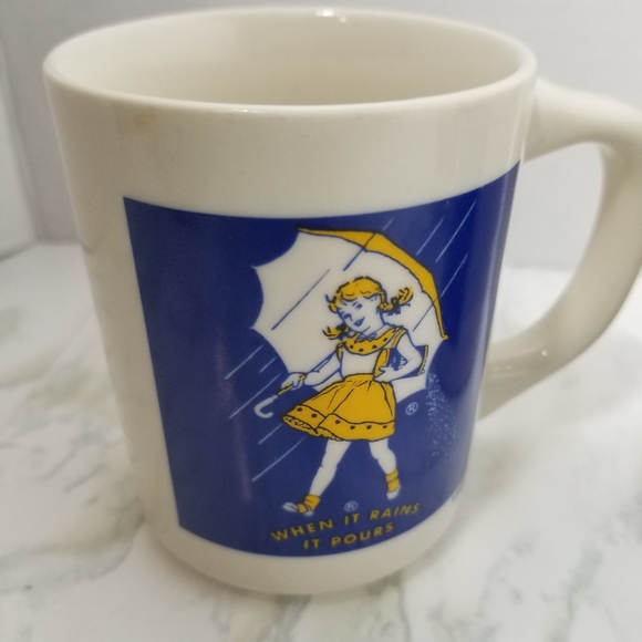 Morton Salt when it rains it pours mug - Picture 3 of 6